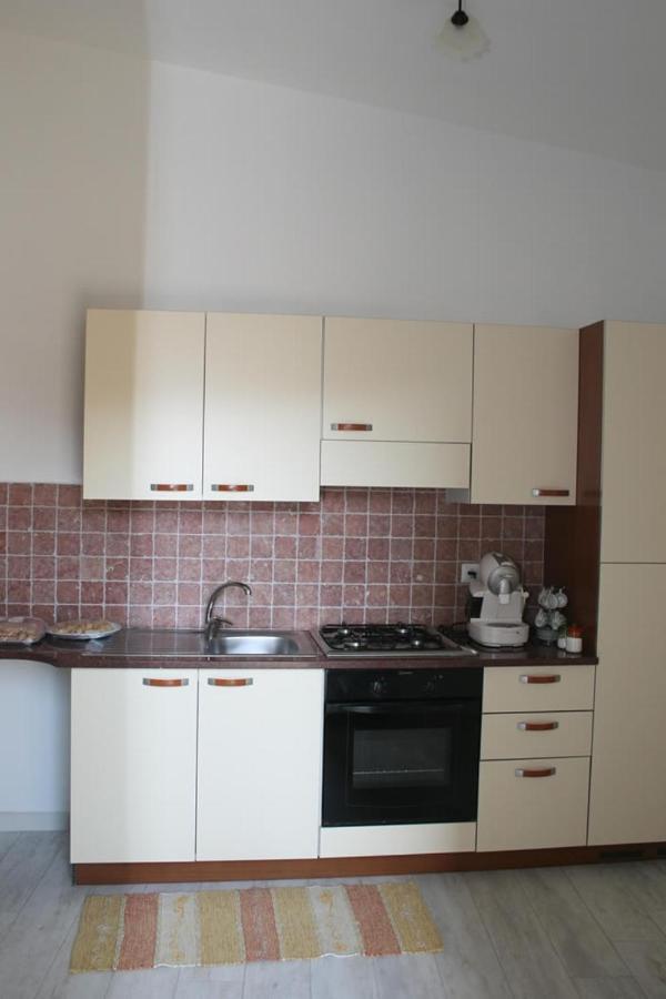 Guest House Le Gemelle Luras Zewnętrze zdjęcie