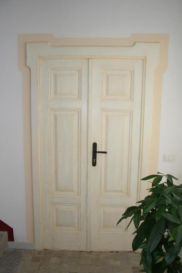 Guest House Le Gemelle Luras Zewnętrze zdjęcie